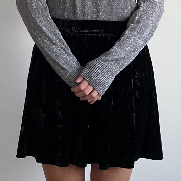 Garage - Crushed Velvet Skater Skirt - Picture 4 of 10